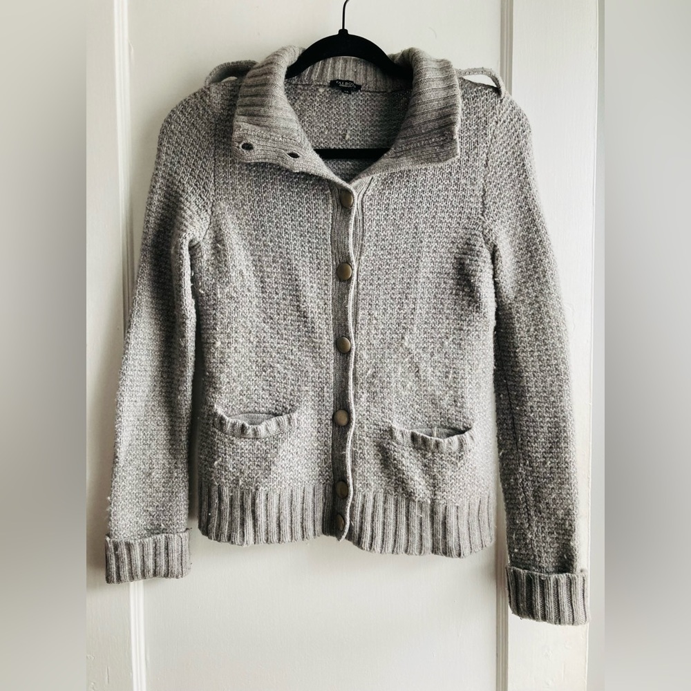 Chunky-knit gray sweater